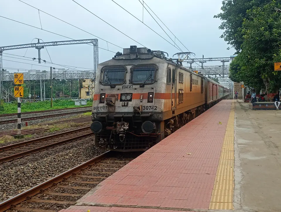 13151 Kolkata - Jammu Tawi Express train photo 10