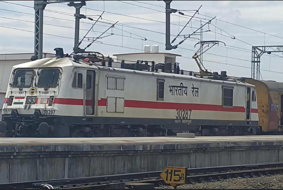 17015 Visakha Express train photo 16