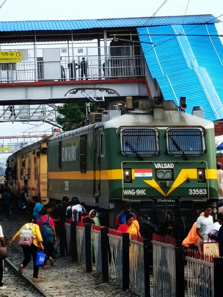 53171 Sealdah - Lalgola Passenger train photo 2
