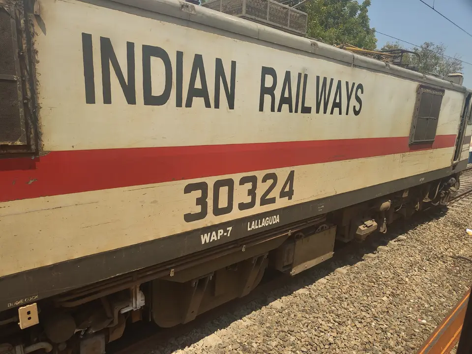 16339 Mumbai LTT - Nagercoil Express (via Katpadi) train photo 26