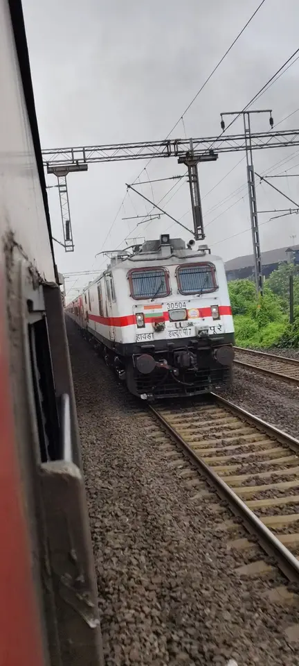13035 Upasana Express train photo 1