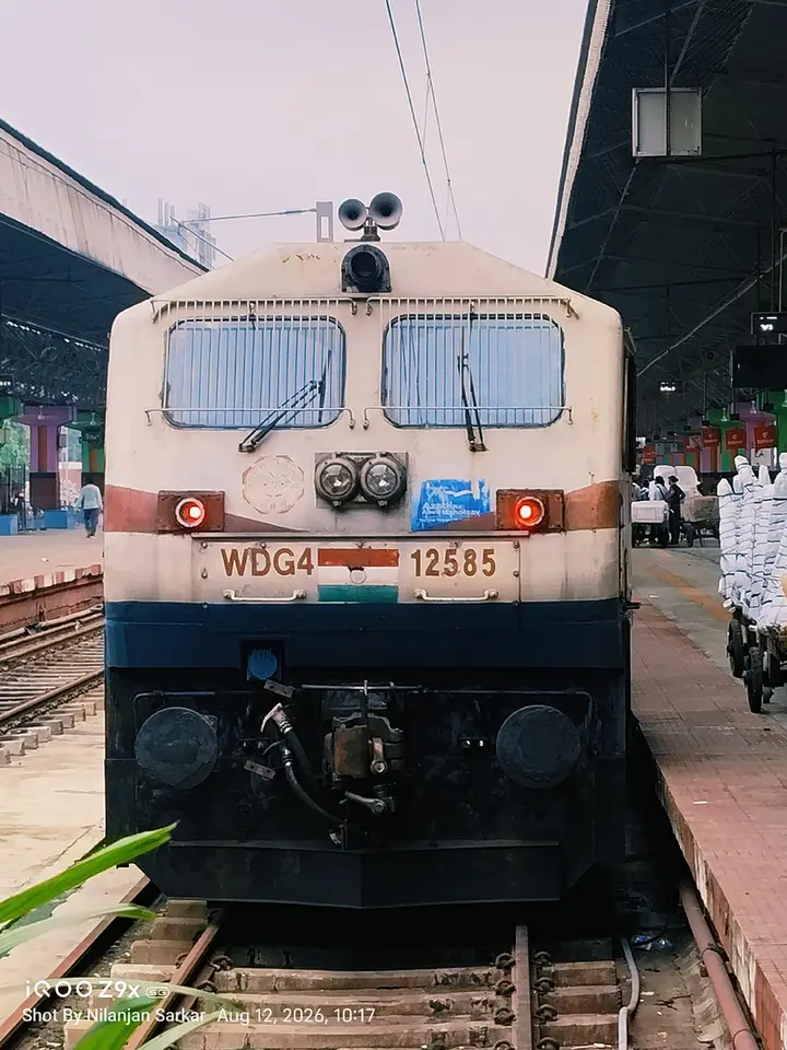12129 Azad Hind Express train photo 11