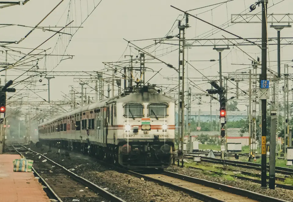 22911 Shipra Express train photo 1