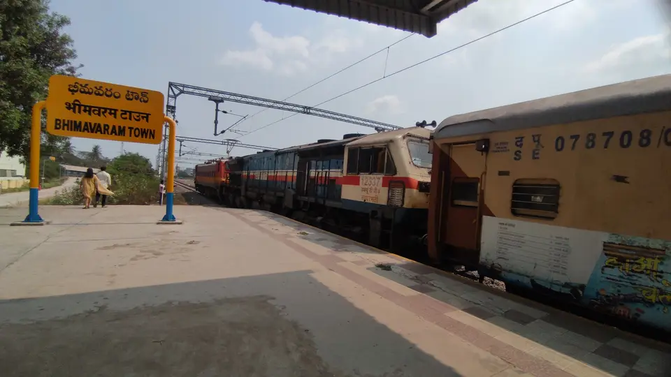 Representative Indian Railways gallery image photo 4