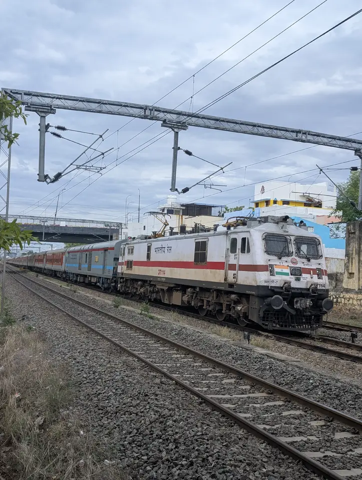 22629 Mumbai LTT - Tirunelveli SF Express (via Konkan) train photo 7