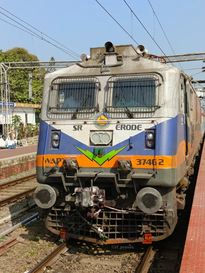 16341 Guruvayur - Thiruvananthapuram Central InterCity Express train photo 3