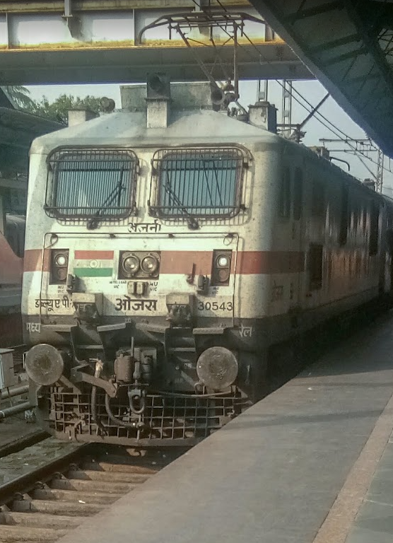 22222 Hazrat Nizamuddin - Mumbai CSMT Rajdhani Express photo 6