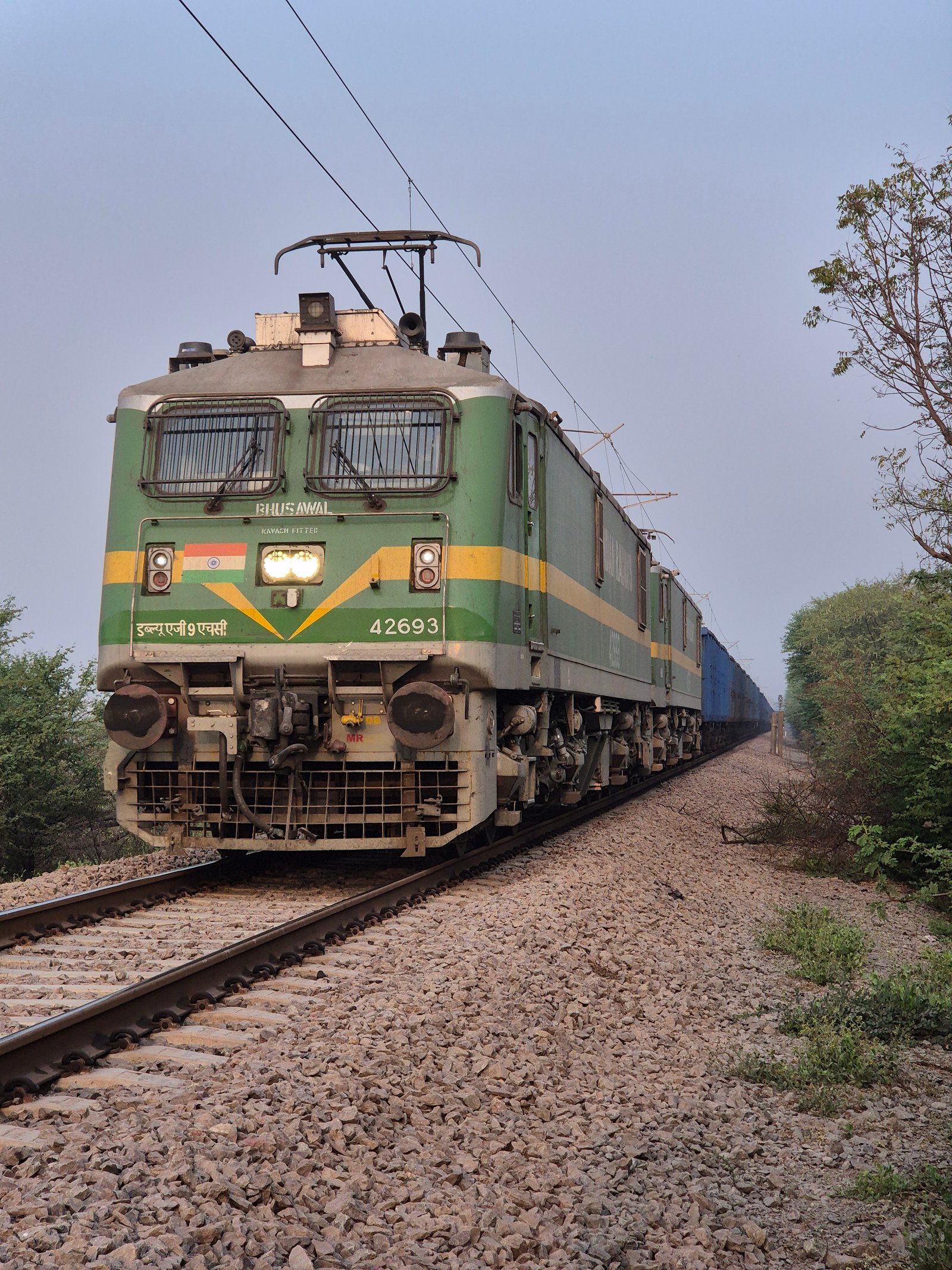 22825 Shalimar - MGR Chennai Central Weekly SF Express photo 6