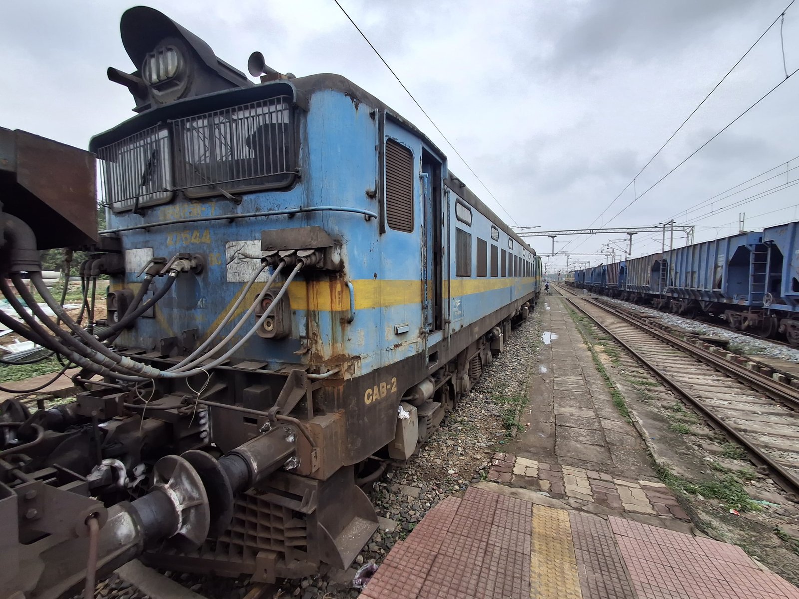 12155 Shaan-E-Bhopal SF Express photo 5