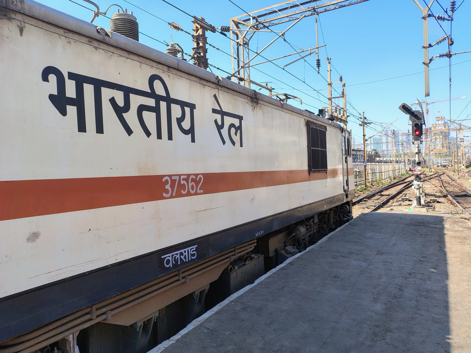12951 Mumbai Central - New Delhi Tejas Rajdhani Express photo 2