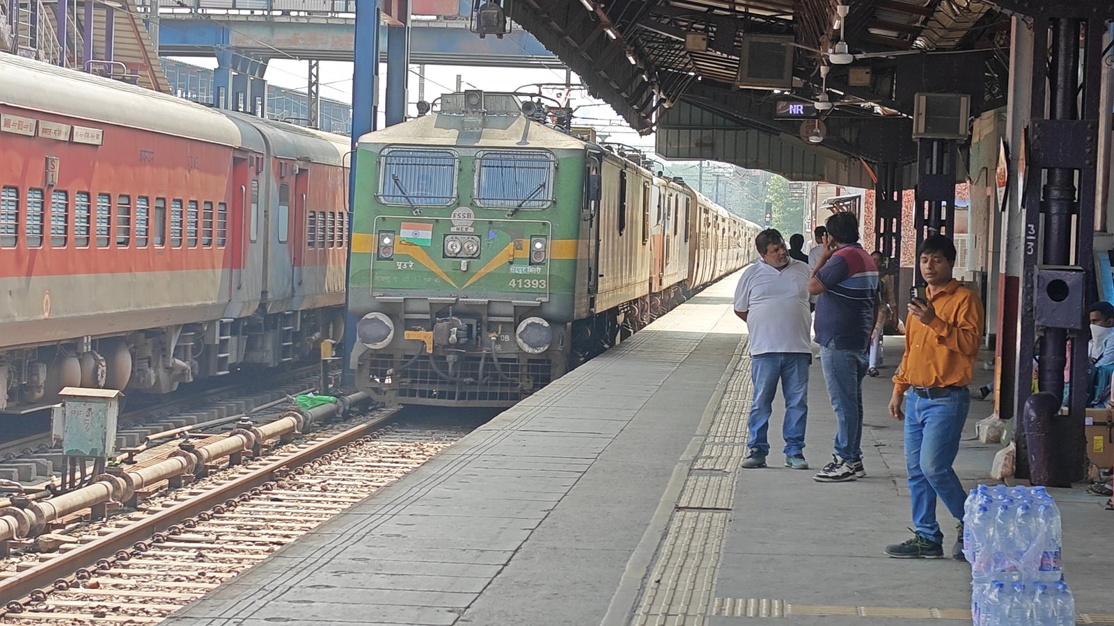 04452 Beas - Hazrat Nizamuddin Special Fare Special photo 1
