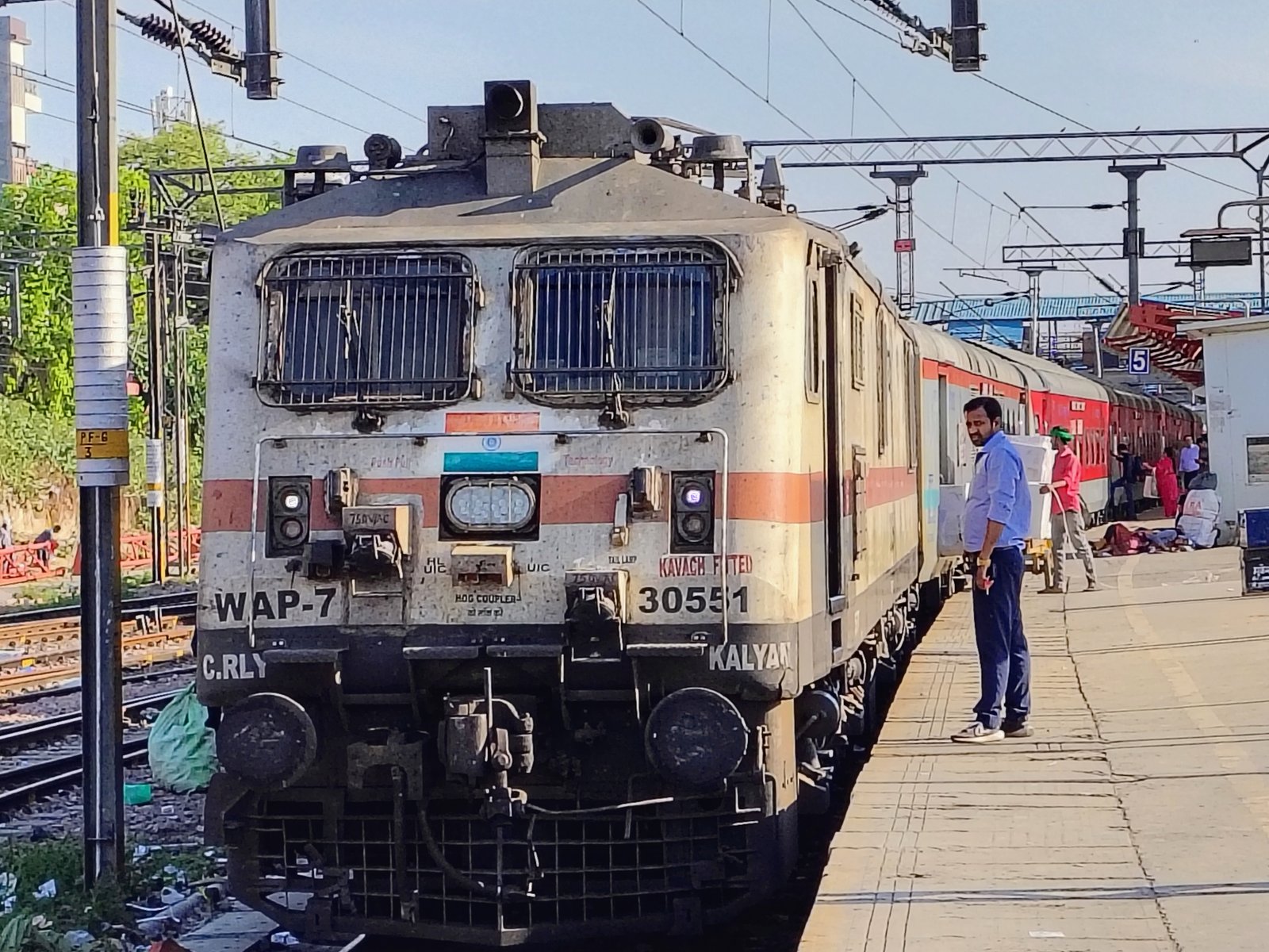 22222 Hazrat Nizamuddin - Mumbai CSMT Rajdhani Express photo 9