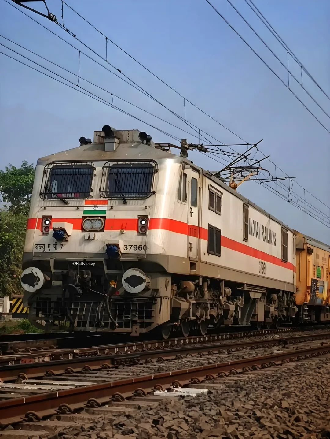 19003 Khandesh Express photo 4