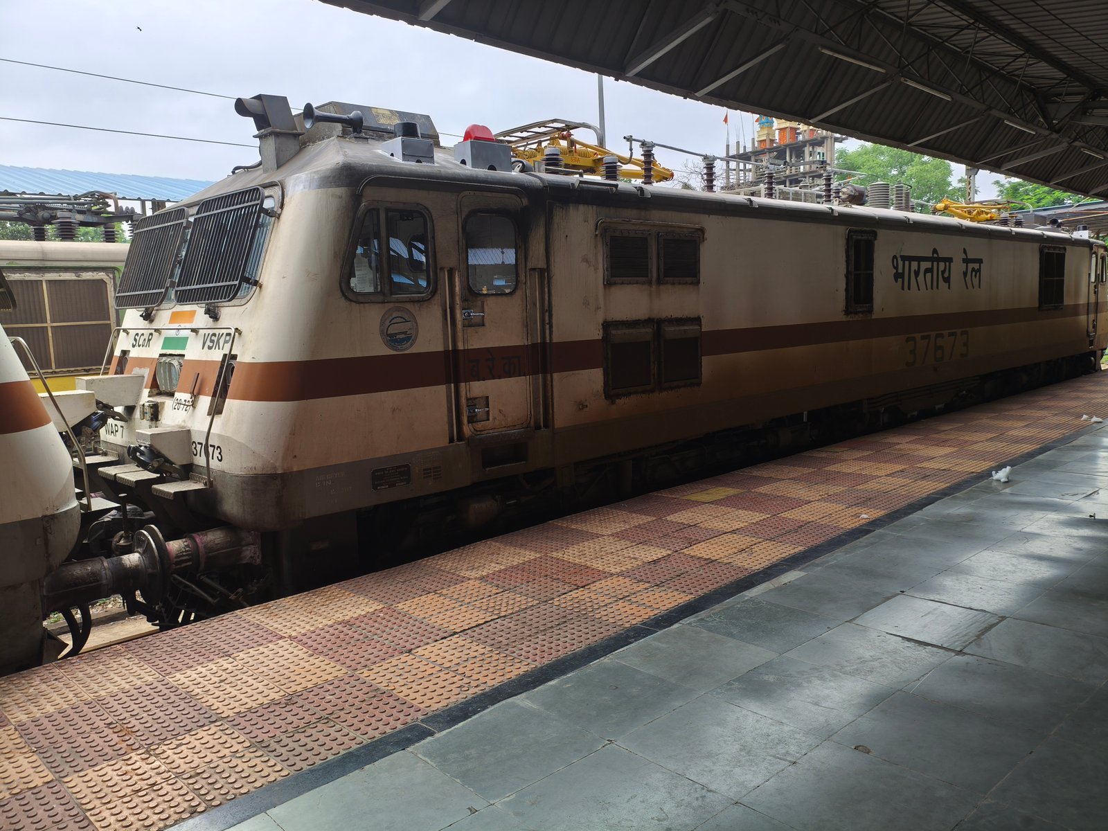 12155 Shaan-E-Bhopal SF Express photo 6